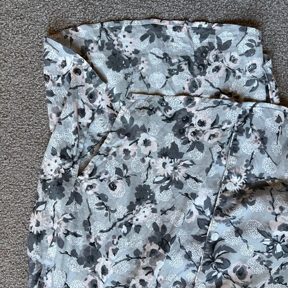 Pine Cone Hill Fine Linens Pajama Top Women's Gray White Flowers Print | Sz XS - Picture 11 of 12